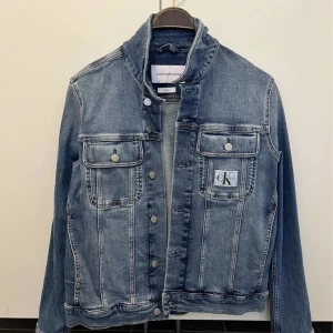 Jeansjacka  - Calvin Klein aldrig använd. 