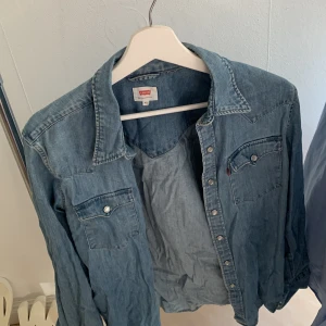 Levis Skjorta - Jätte fint skick. 🫶