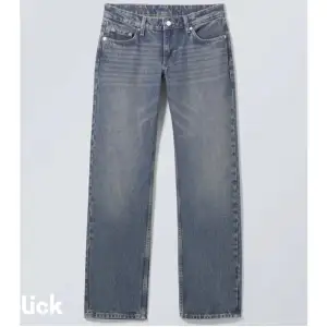 Low arrow jeans från weekday i dusty blue. Ny pris 590. Använd fåtal gånger.