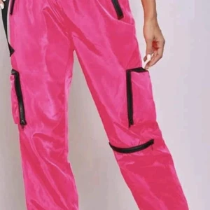 Nya rosa byxor med skärp stl XL  - Helt nya med skärp   100:- plus porto 