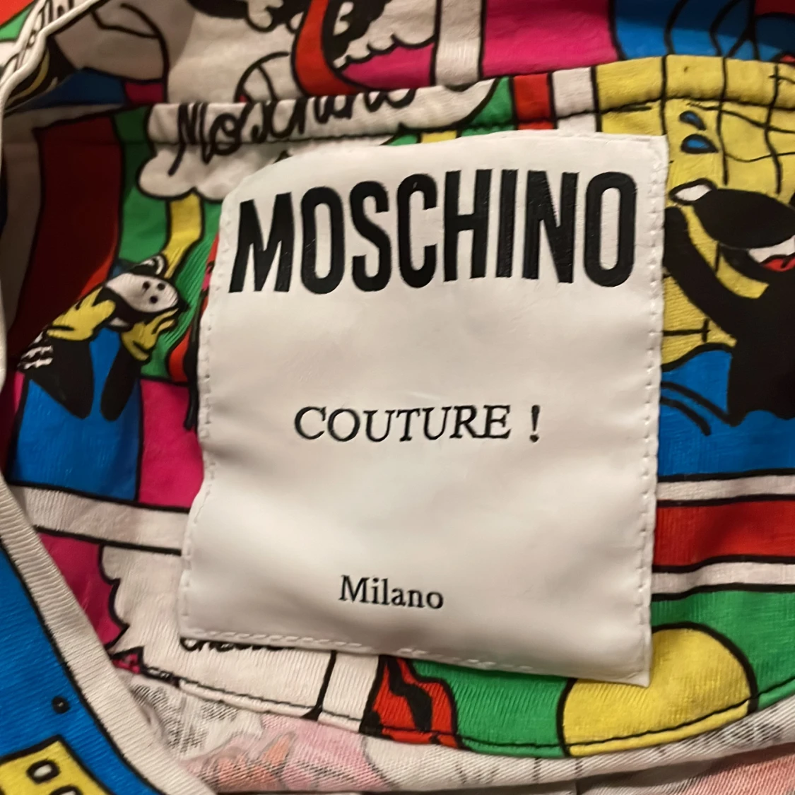 Moschino T-Shirt Serietidning design - 91