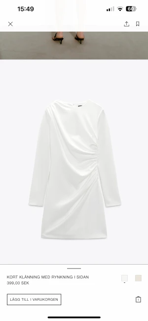 Vit klänning  - Superfin vit klänning från zara som passar perfekt till studenten!! Helt ny och aldrig använd, slutsåld på hemsidan, storlek s men passar även xs. Säljer för 320 kr, nypris 399 💓💓
