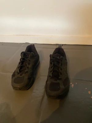 Nike air Max 90 - Nike air Max 90  Inköpta våren 2022  Nypris ca 1500  Storlek 42 Väldigt bra skick inte använda mycket  Kvitto finns Hör av er för mer info!