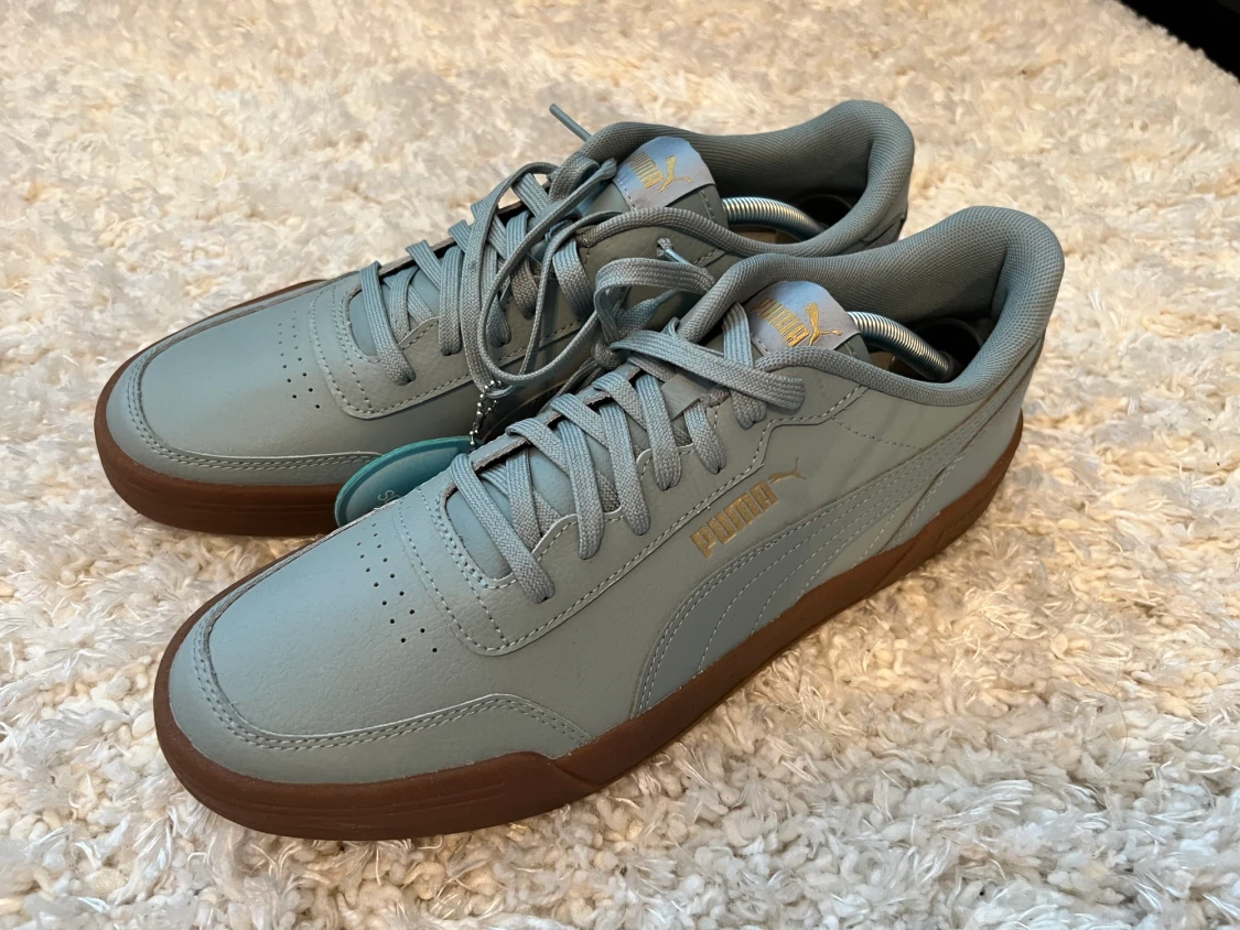 Oanvända puma skor str 45