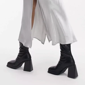 Topshop boots - Stövlar från Topshop i fint skick//Köparen står för frakt 📦 🚚 