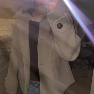 Kappa - Varm o skön höstjacka, köptes på Nelly för 700kr o väljer nu att sälja den för jag inte använder längre.Den är som ny