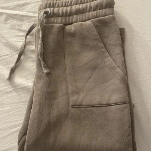 Byxor - Säljer mina Stella byxor från lager 157. Knappt använda då dom va för stora. Köptes för 200kr