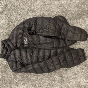 Armani jacka  - Helt oanvänd 10/10  Pris 750  Storlek S