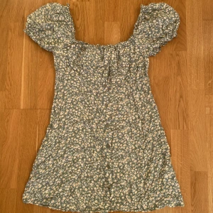 Blommig klänning - Den perfekta sommarklänningen!💓