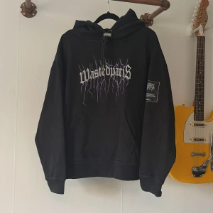 Wasted Paris Hoodie - Hoodie från Wasted Paris, varsamt använd