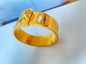 Smycken - Caroline swedbom rosé swarovski 900 sek (one size) Ioaki 800 sek.