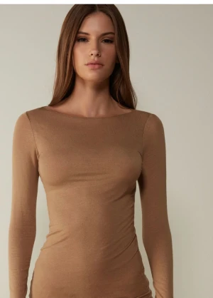 Intimissimi tröja - Inga defekter som ny, säljer mest för att jag behöver pengar❤️ använd gärna köp nu, är i färgen brun toffee