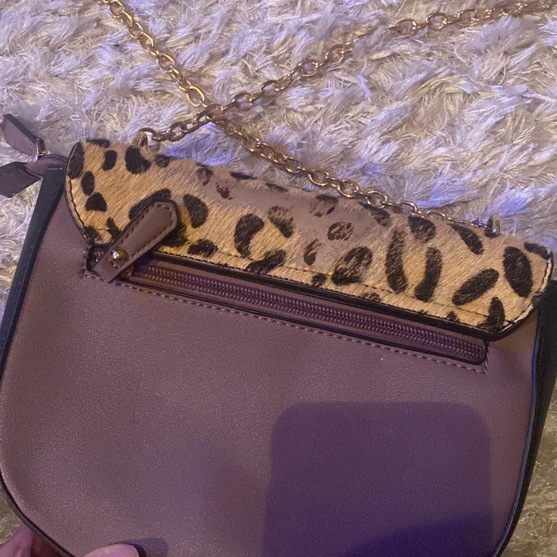 Axelremsväska från LYDC London  - 90