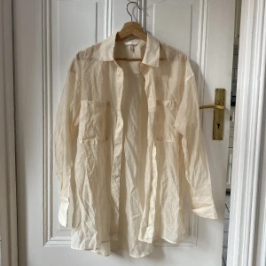 Perfekta Sommarskjortan - Luftig vacker ljusrosa oversized sommarskjorta från H&M 🌸🌸🌸