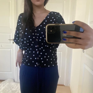 topp  - ⚫️⚪️⚫️