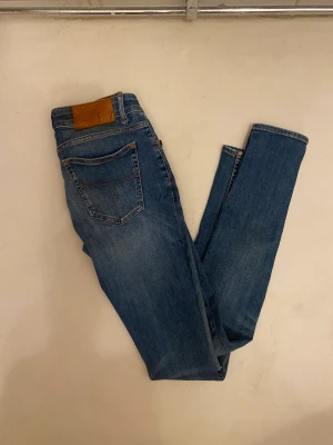 Tiger Of Sweden Jeans  - Hej! Säljer nu mina Tiger of Sweden Jeans i storlek 29/32, fint skick. Tveka inte på att höra av dig om du har frågor eller funderingar över varan!