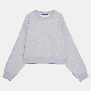 Sweatshirt - Från zara, sparsamt använd!
