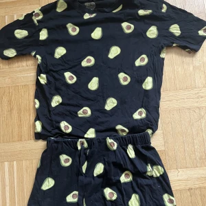 Pyjamas avocado - Storlek M