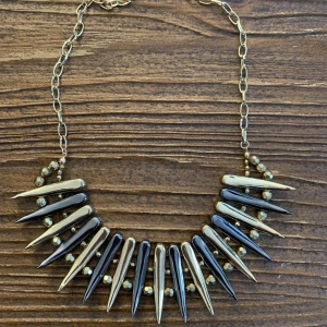 H - Halsband i bra skick 😊