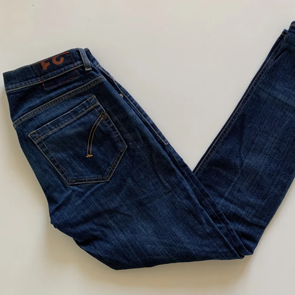Jeans från Dondup | Storlek: 31 - Skicket på jeansen är mycket bra - Pris: 549kr - Nypris: 3000kr. Hör av er vid frågor! . Jeans & Byxor.