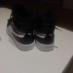  vinter skor - Säljer dessa Puma skor pågrund av att de inte passar säljer dom för 500 men köpt för 749