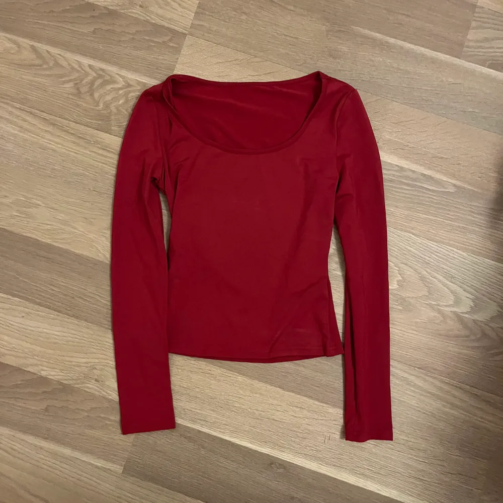 skön långärmad tröja i en fin färg, säljer pga har liknande. Tröjor & Koftor.