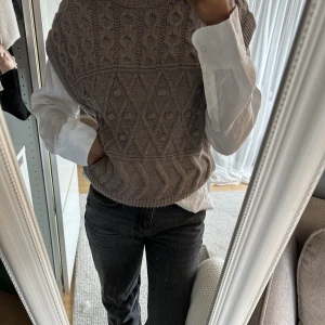 Stickad väst - Ny stickad väst