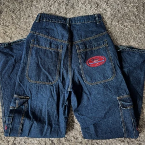 Baggy jeans  - Baggy jeans med fickor🤍