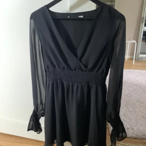 Klänning🫶🏼 - Superfin klänning från nakd, använd fåtal gånger! 200 kr + frakt🫶🏼