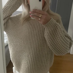 Stickad tröja - Jätte fin stickad tröja💕