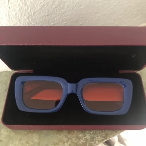 CHIMI x Kalles Kaviar - Knappt använda solbrillor från chimi, dessa går inte att få tag på då dem är limiterade med ett samarbete med Kalles kaviar. Nypris 1500kr, säljer för 750kr