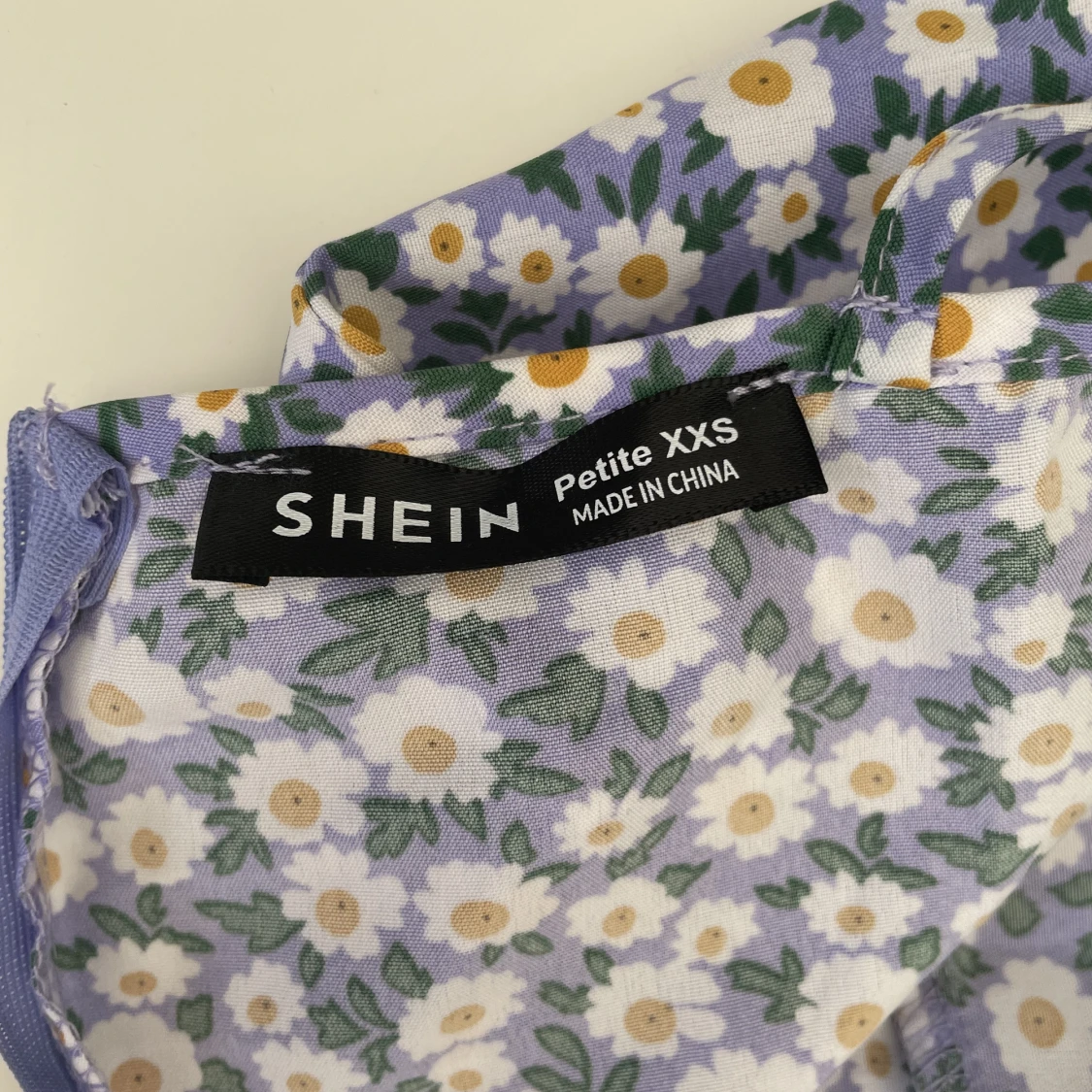 Blommig klänning  - 90