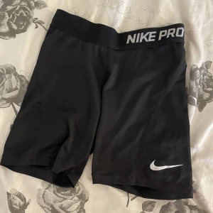 nike pro shorts - säljer mina nike pro shorts 