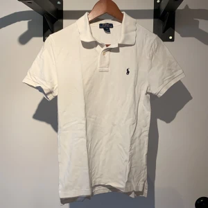 Ralph lauren piké - Plain vit piké från märket polo Ralph lauren