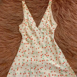 Zara klänning - Passar XS och S. Fint skick.