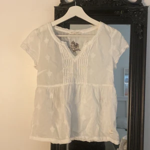 Odd Molly topp nyskick - Säljer denna odd Molly topp i storlek  0/xs som är i nyskick. Använd 1 gång. Startpris 250kr men om många är intresserade blir det bud!❤️