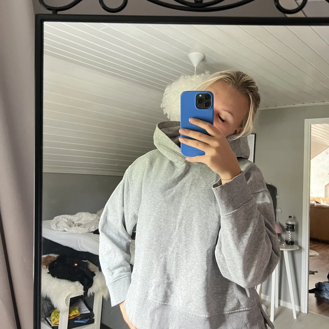 Grå enkel hoodie 🫶🏼