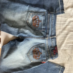 Lågmidjade jeans  - Lågmidjade jeans.💕Passar mig som är 170 cm och är väldigt lika vicktoria Beckham jeansen. 