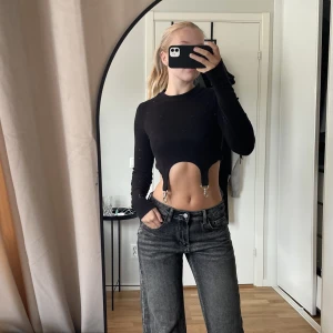 Topp - Svart topp från ragged priest. Använd en gång. Stolek XS