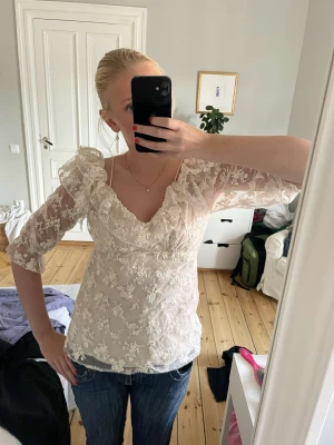 Blus - Säljer denna så fina blus i st s/xs💓 