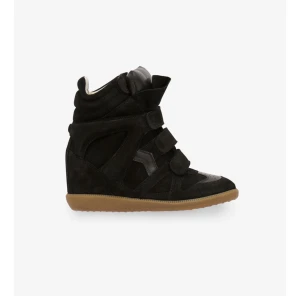 Isabel Marant skor - Säljer mina isabel marant skor i storlek 37 då de inte kommer till användning så mycket☺️Hör av er vid frågor eller intresse!🫶⚡️😋