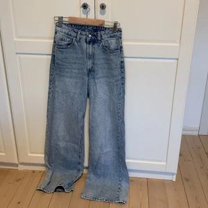 Jeans - Jeans från H&M i storlek: 34