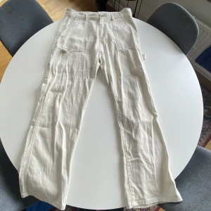 Cargobyxor  - Cargobyxor från H&M, sparsamt använda så väldigt bra skick ☺️