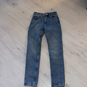 Jeans - Jeans från Gina tricot, använt ca 3 gånger ( EJ FRI FRAKT