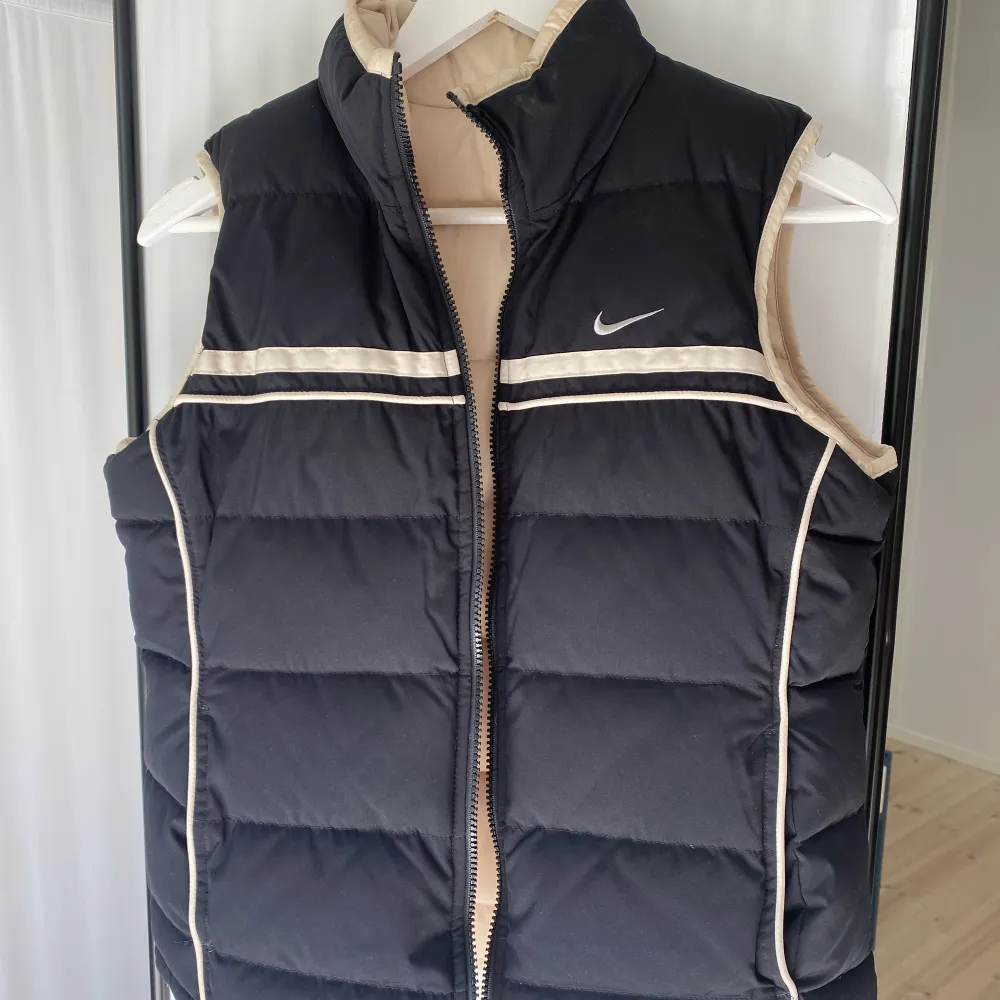 Invertable double use Nike dun vest vintage . Jackor.
