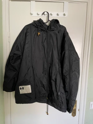 Final Home Survival Jacket - Gott skick, köpt från grailed  Många fickor och sånt Priset är diskuterbart men lowballa inte tack Kan frakta om de skulle behövas