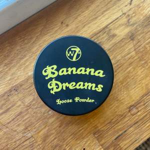 Banana dreams loose powder från W7🫶🏼Bara testad! köparen står för frakt💌