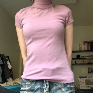 Lila/Rosa polo💕💜 - Söt lila / rosa polo från zara 💕💜💕 figursydd passform, fint skick💘