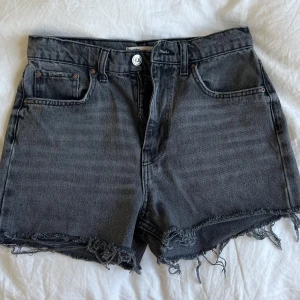 Jeansshorts  - Svarta/grå jeansshorts 