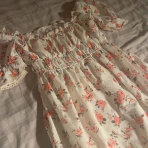 Sommarklänning! - Säljer en superbekväm sommarklänning i storlek S 